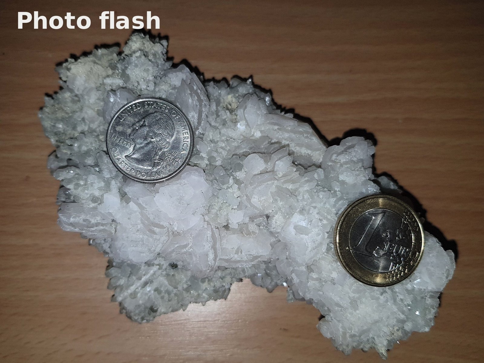 Calcite crystals on Quartz - Image 8