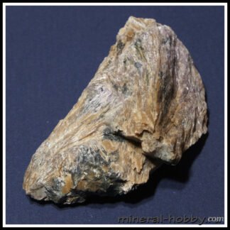 Tokkoite, charoite, aegirine