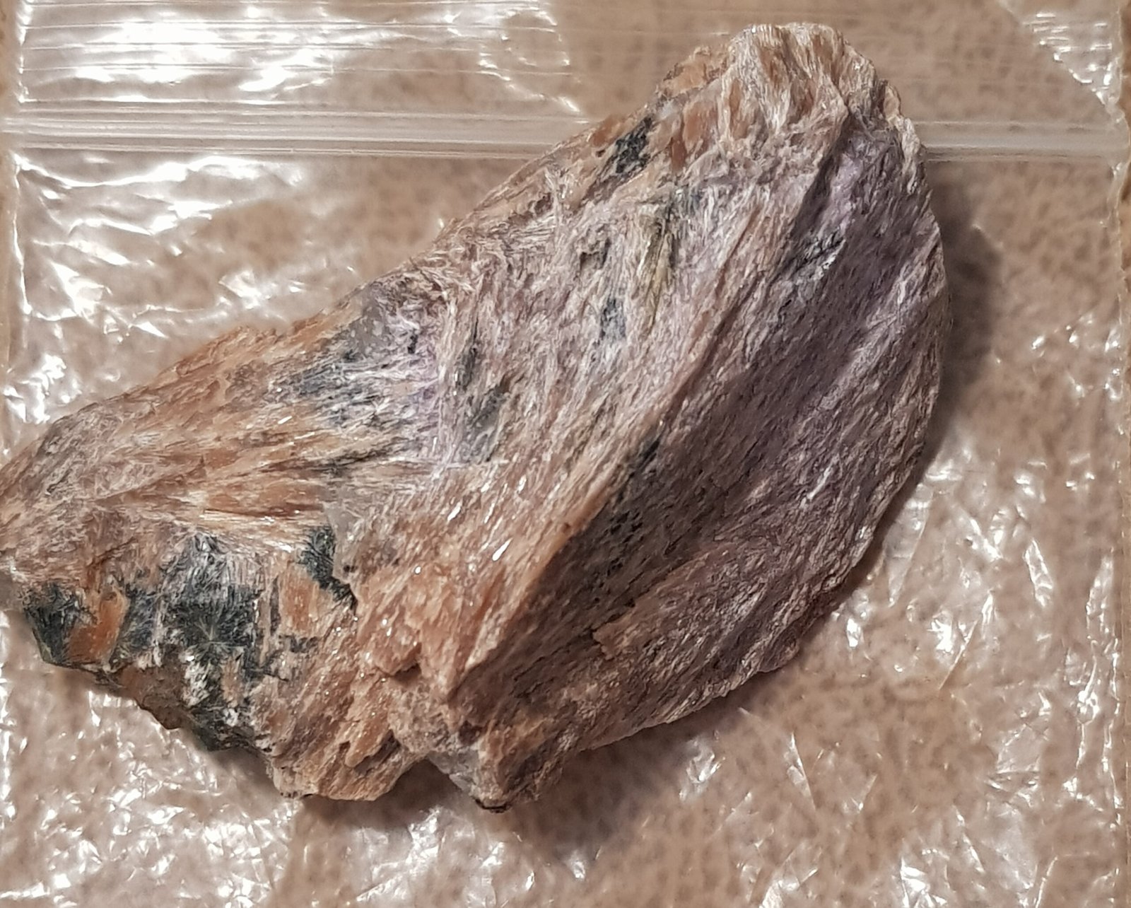 Tokkoite, charoite, aegirine - Image 3