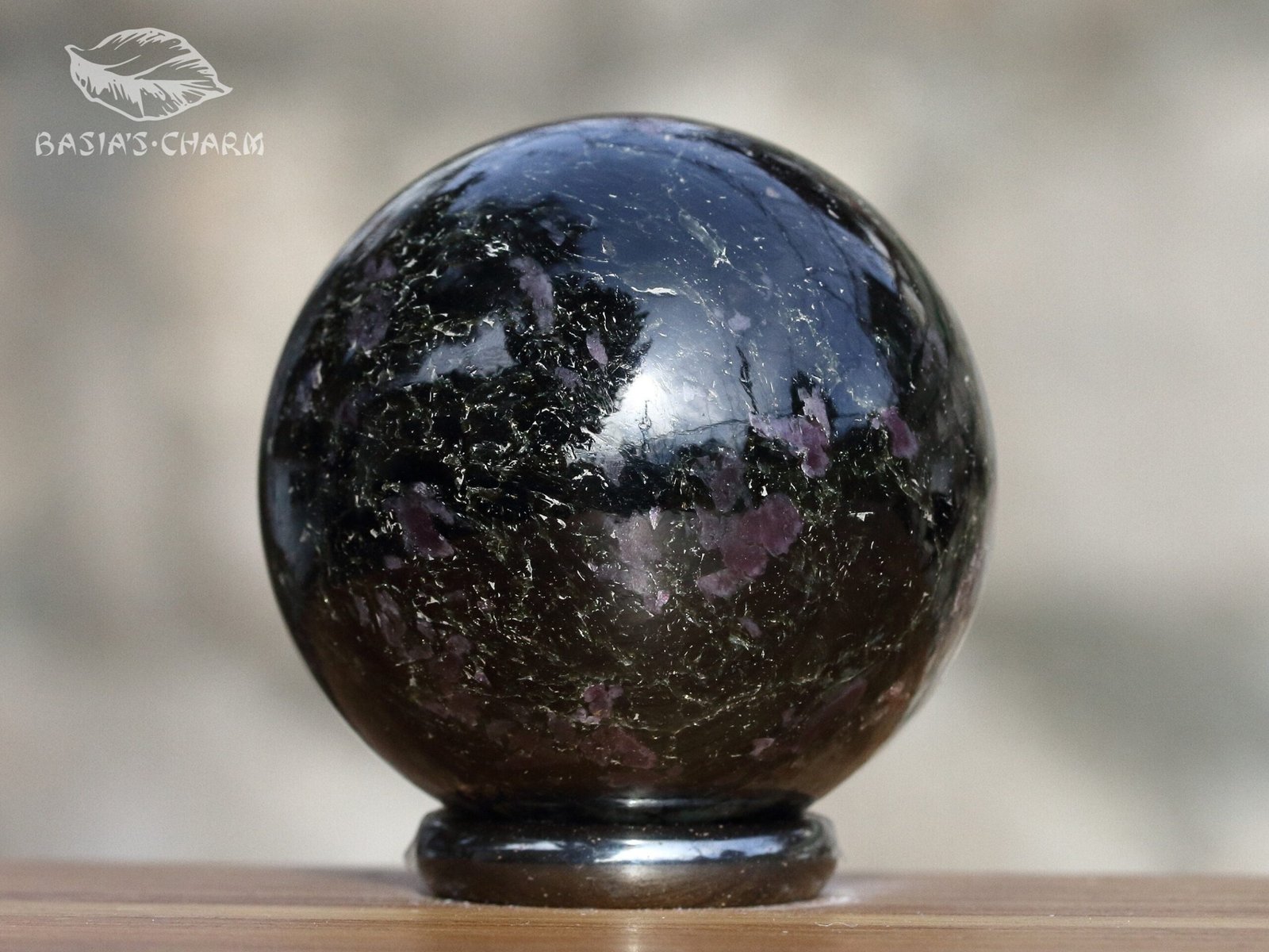 Corundum in amphibolite