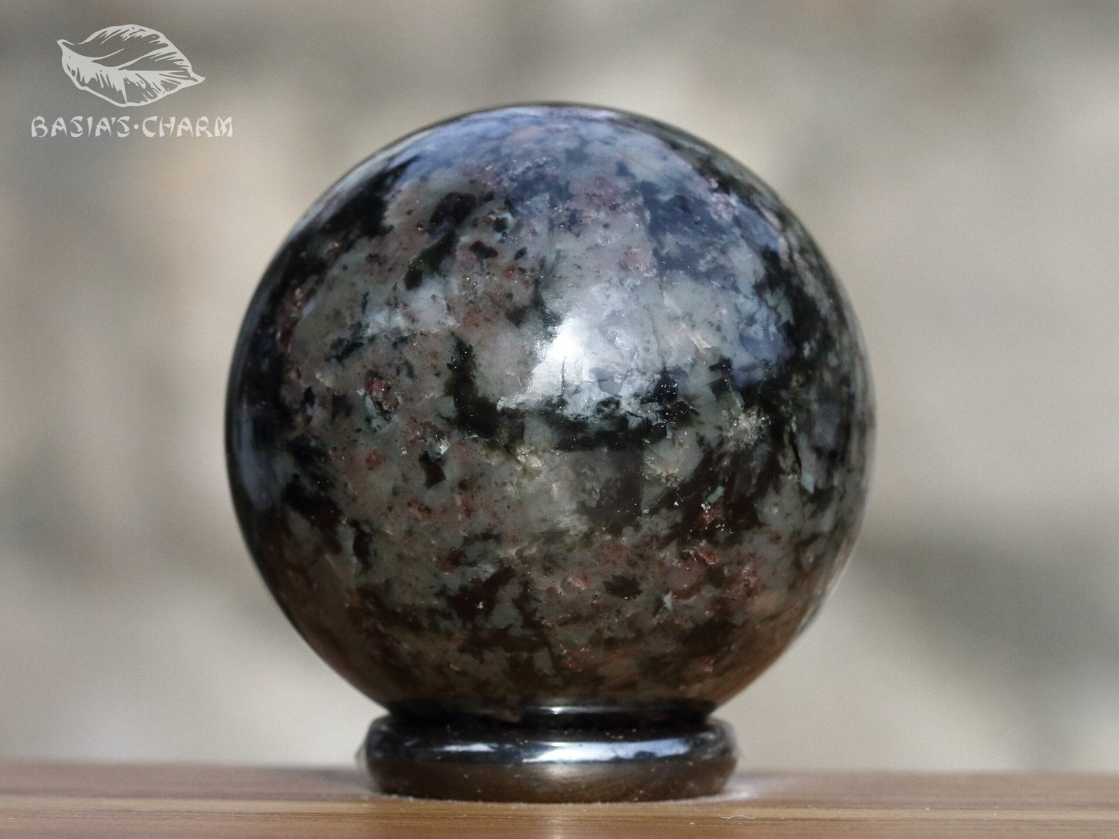 Corundum in amphibolite - Image 5