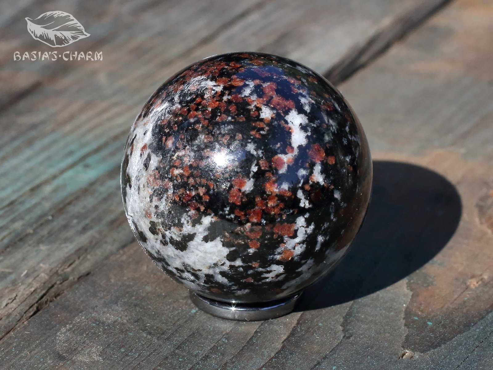 Almandine garnet - Image 2