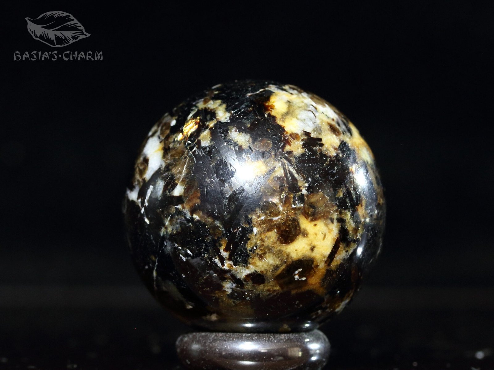 Arfvedsonite, eudialyte and astrophyllite - Image 6