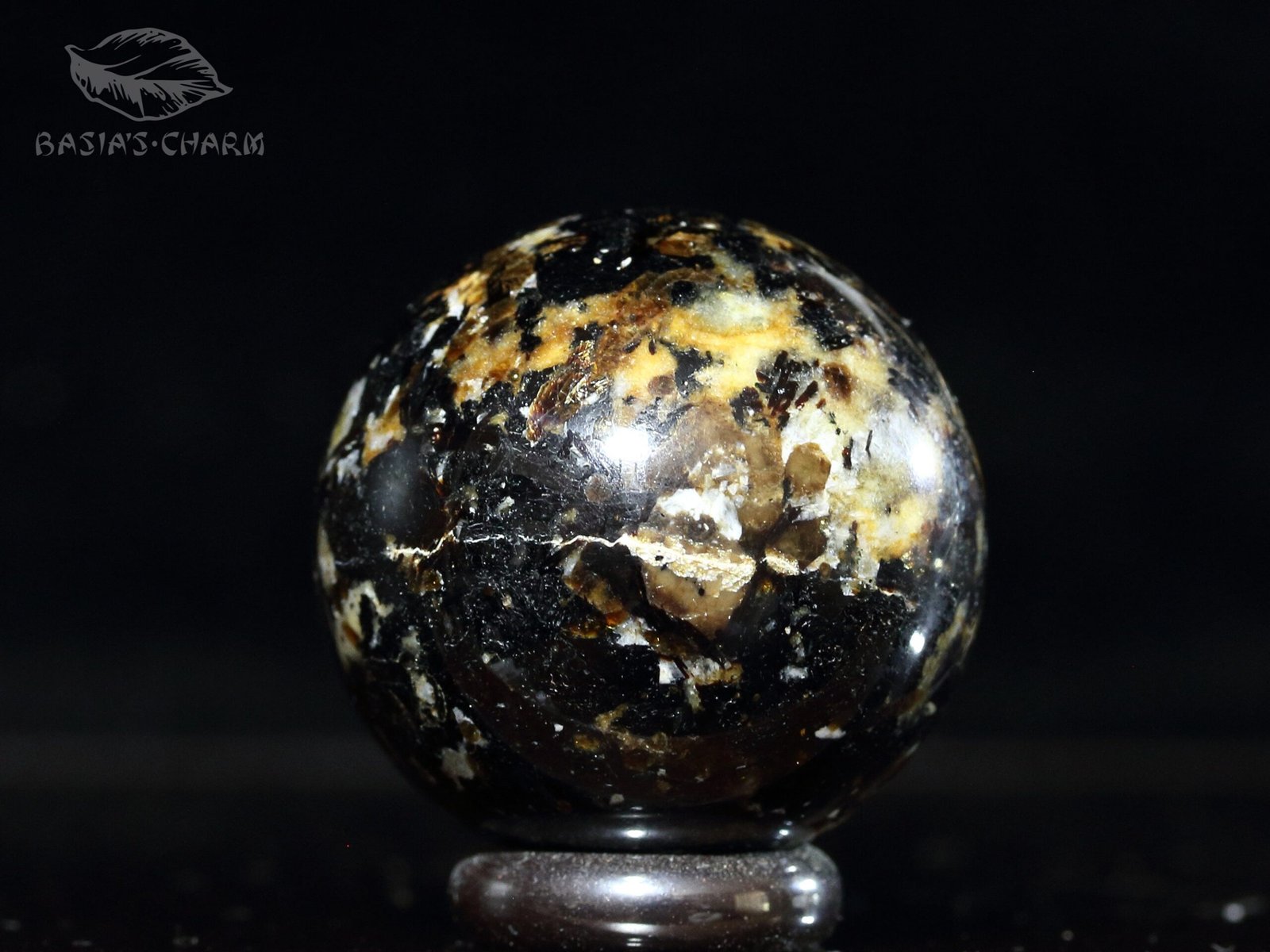 Arfvedsonite, eudialyte and astrophyllite - Image 9