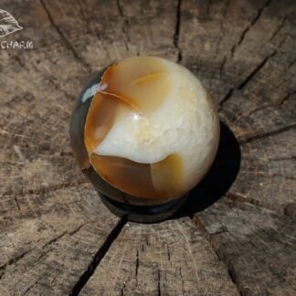 Carnelian with quartz