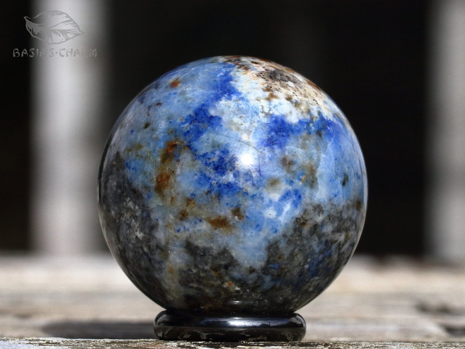 Lazurite with fluorescent sodalite