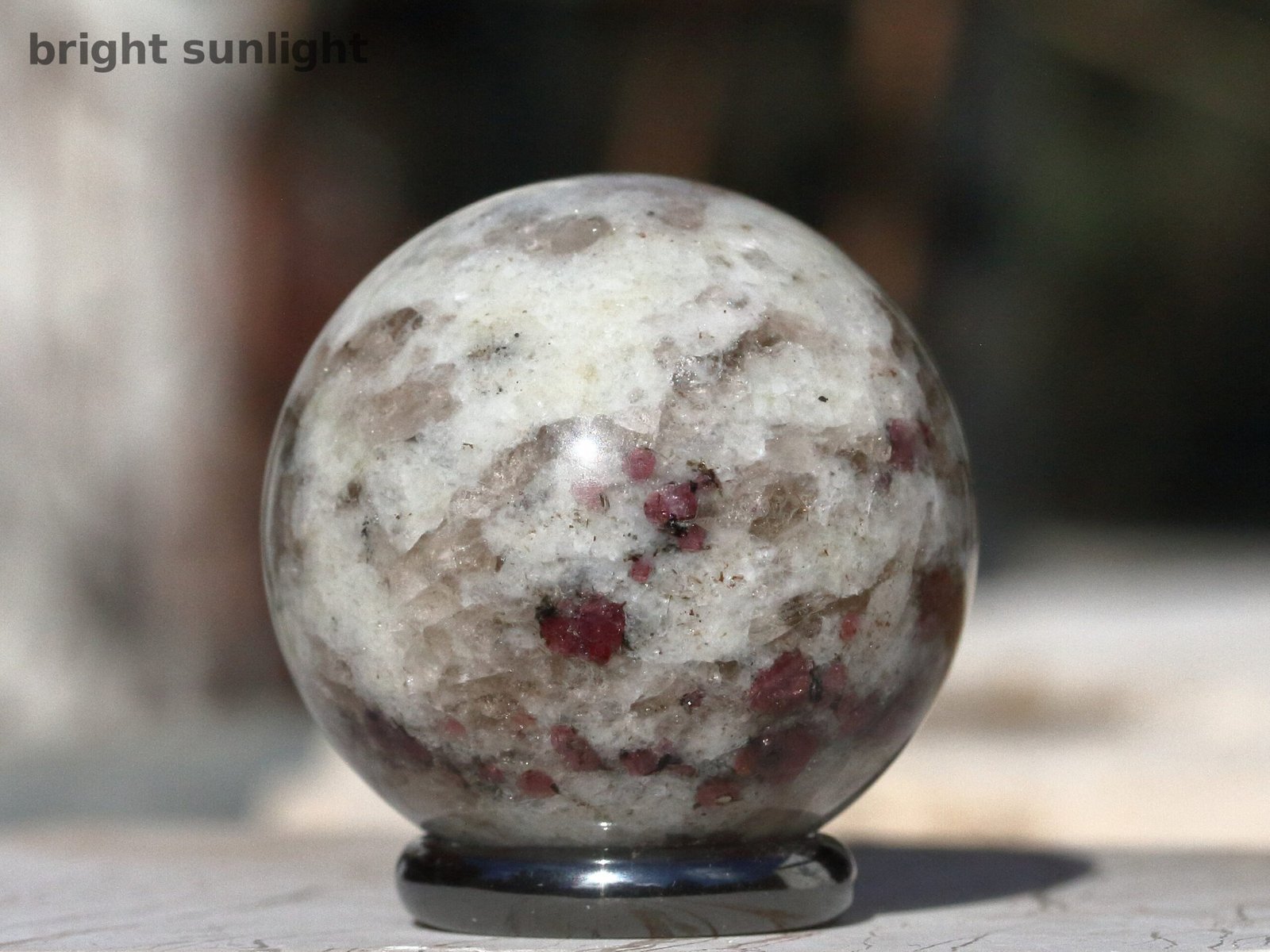 Almandine in quartz - Image 4