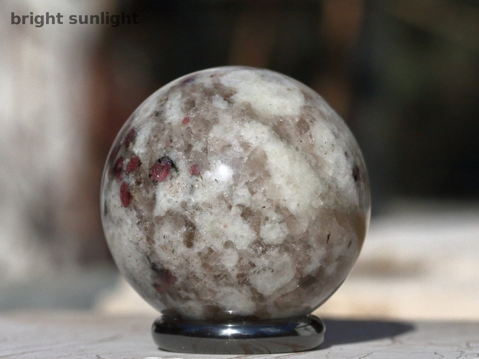 Almandine in quartz - Image 5