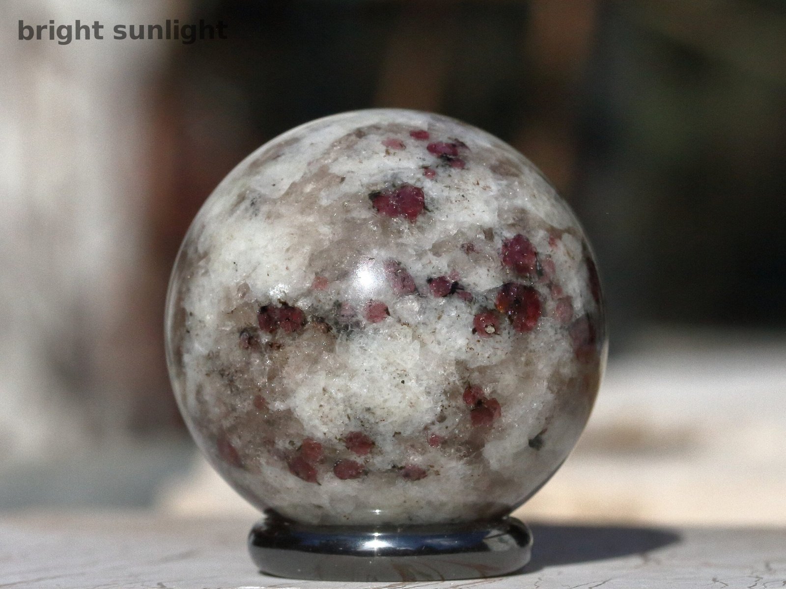Almandine in quartz - Image 6