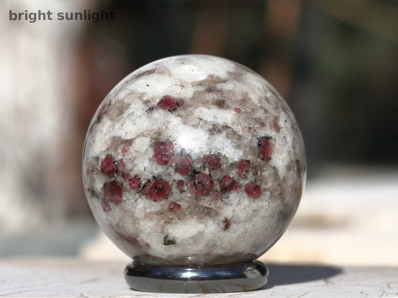Almandine in quartz - Image 7