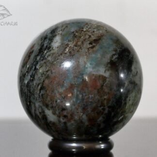 Kyanite with almandine