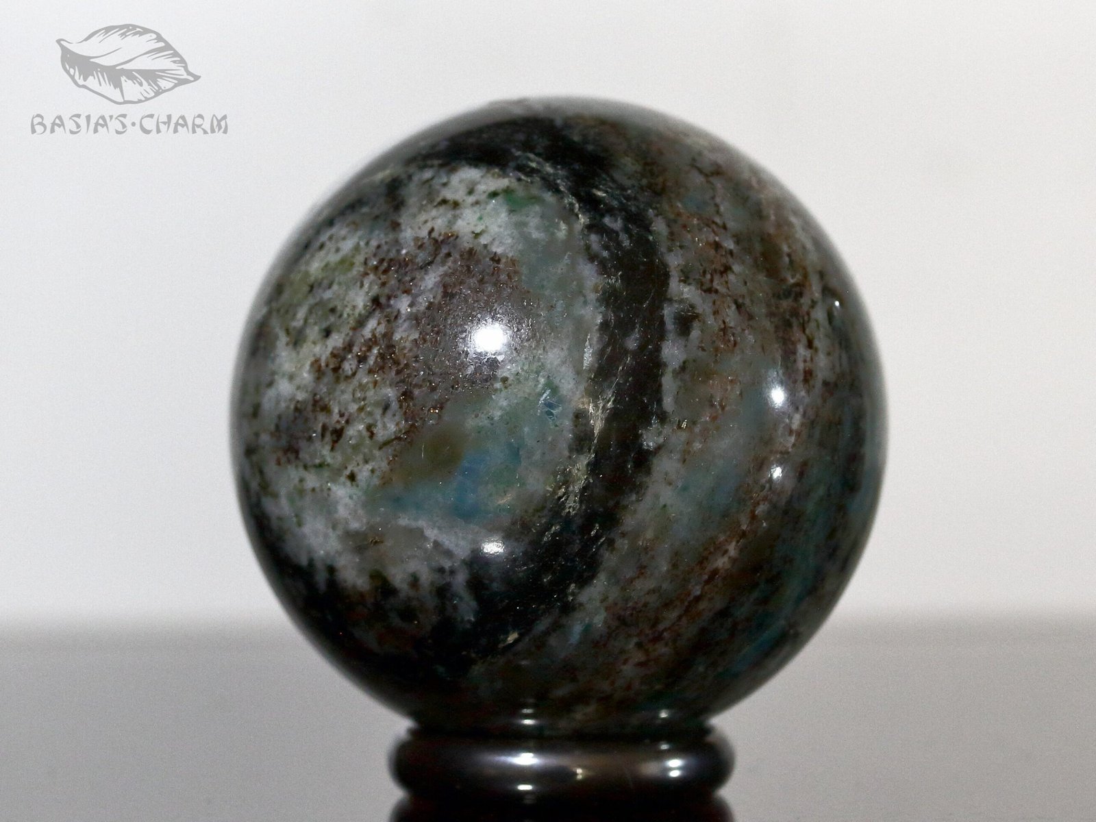 Kyanite with almandine - Image 7