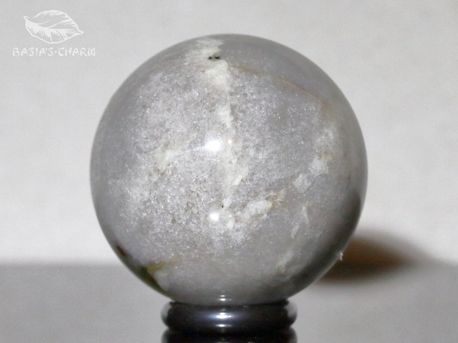 Green transparent muscovite in quartz - Image 4