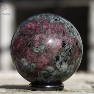 Eudialyte with hackmanite