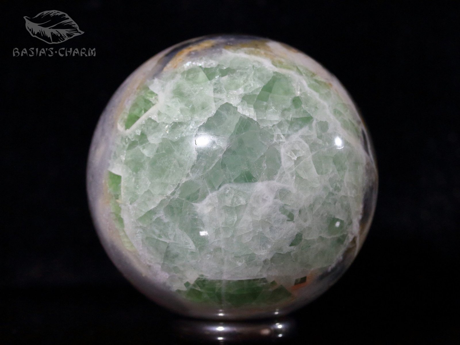 Fluorite with chalcedony and quartz - Image 4