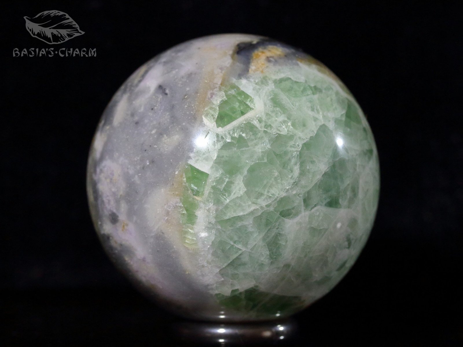 Fluorite with chalcedony and quartz - Image 7