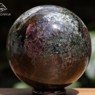 Rare rastsvetaevite eudialyte