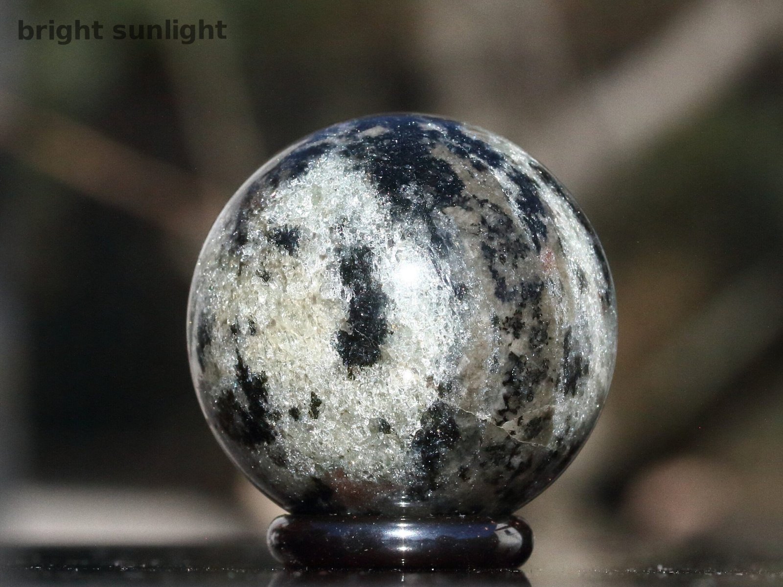 Apatite with titanite - Image 7