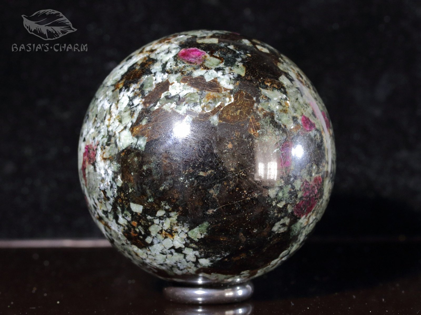 Eudialyte and lamprophyllite - Image 4