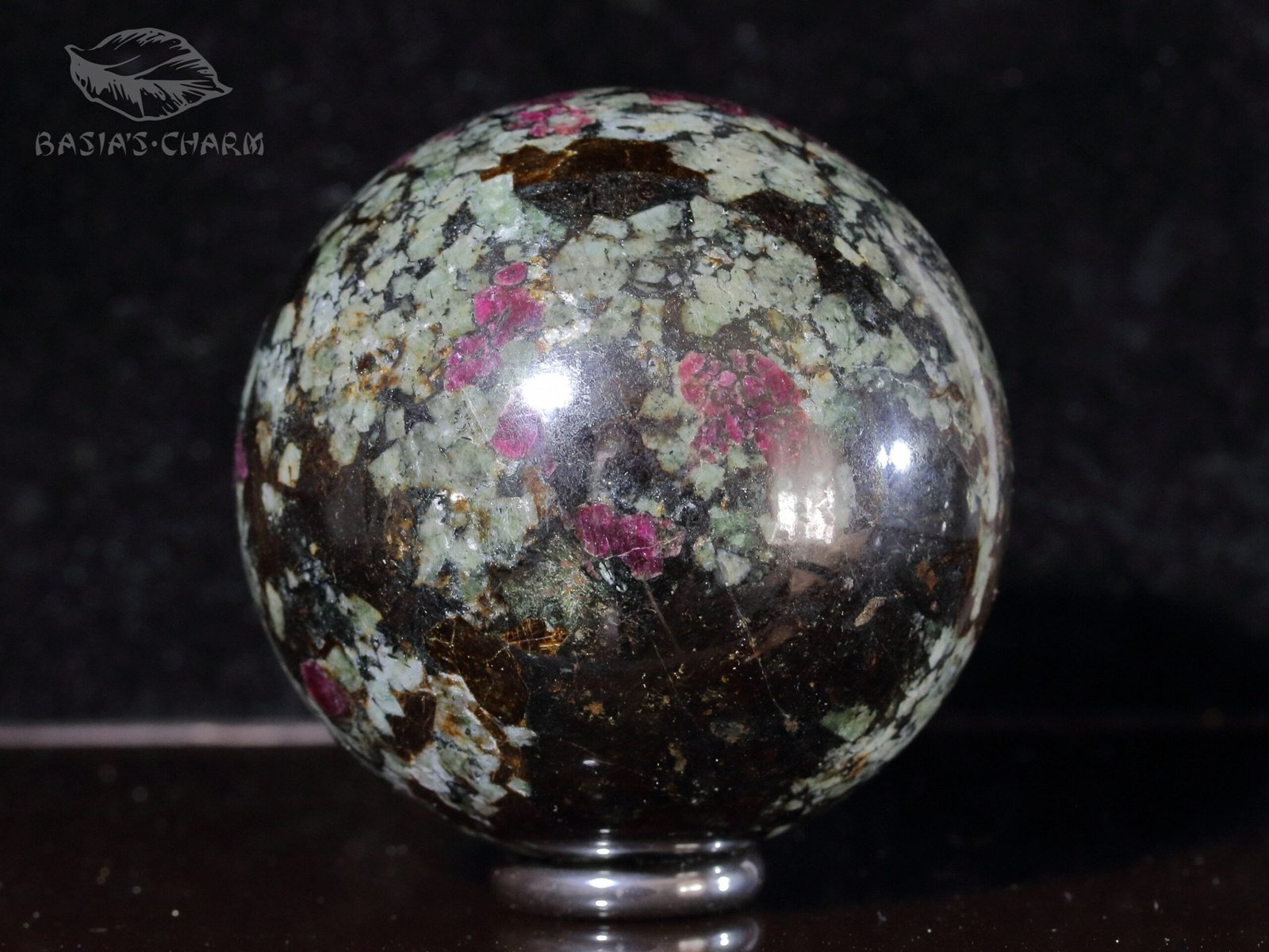 Eudialyte and lamprophyllite - Image 8