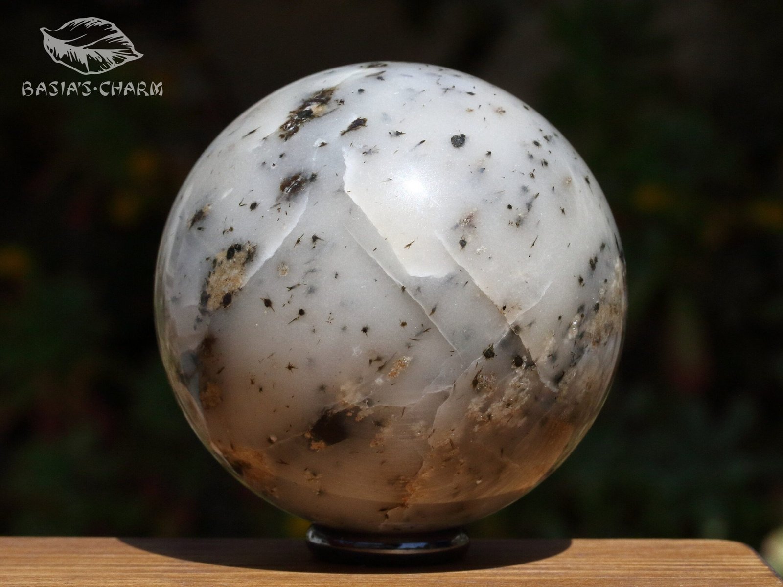 Aegirine and natrolite in albite - Image 3