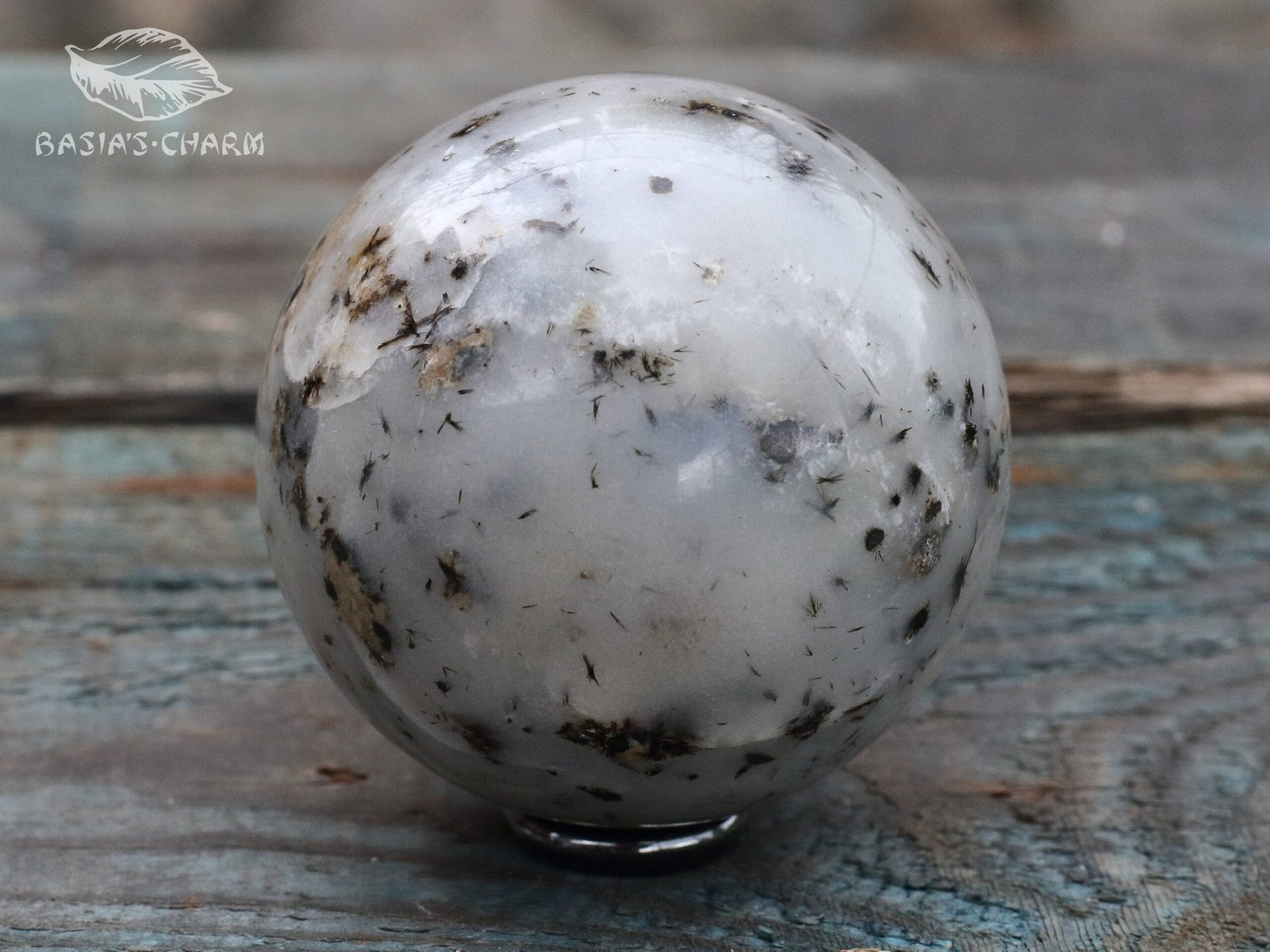 Aegirine and natrolite in albite - Image 6