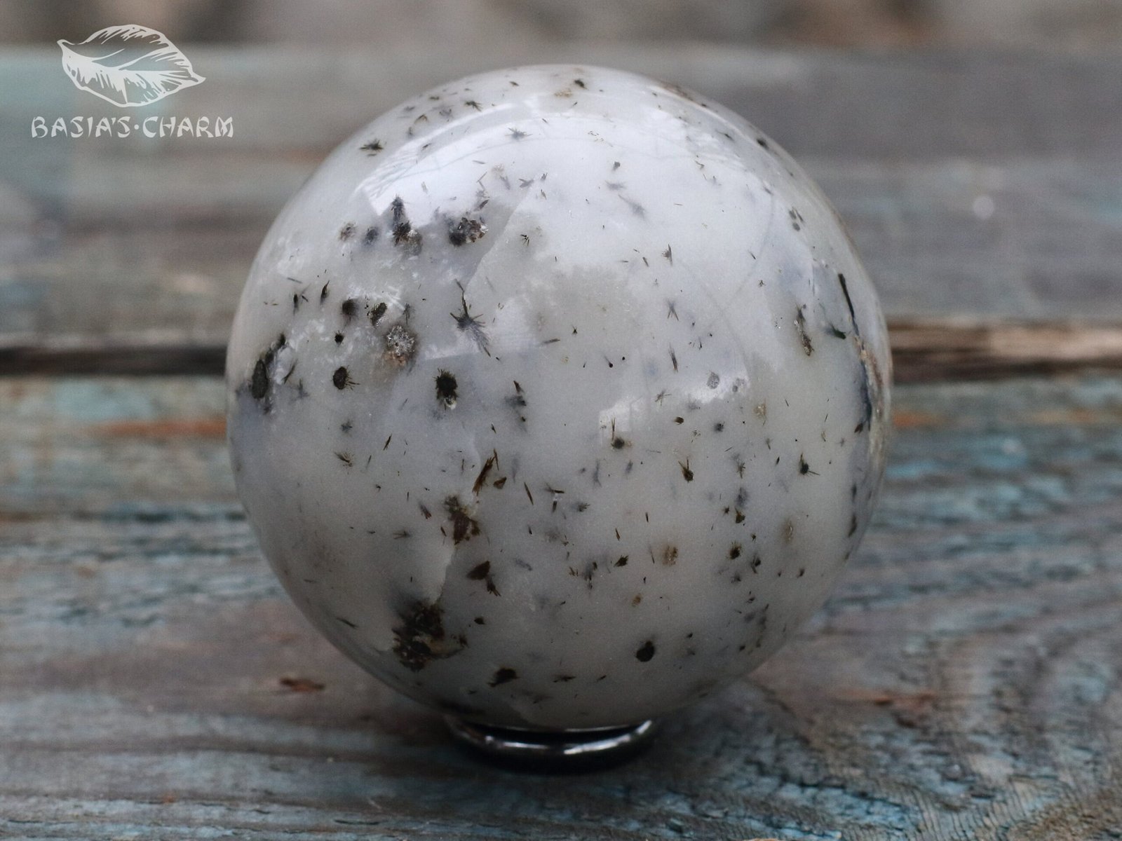 Aegirine and natrolite in albite - Image 8