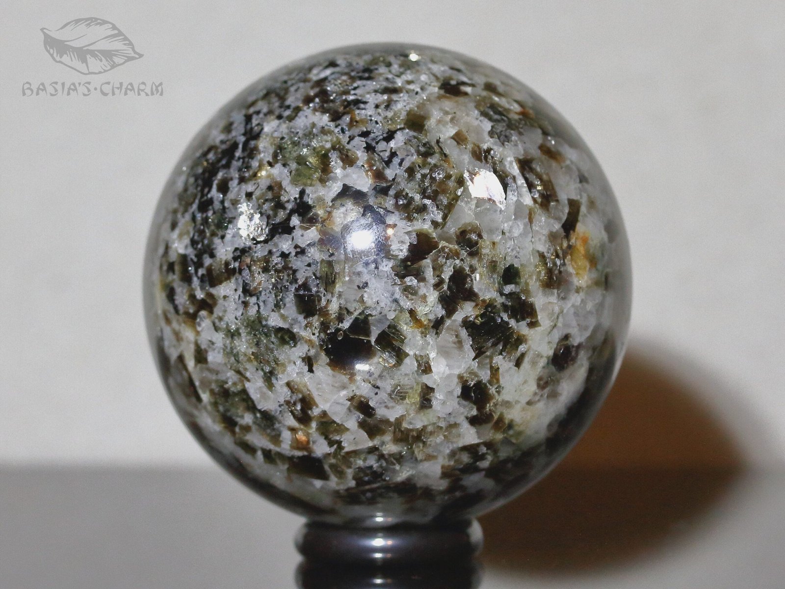 Muscovite in quartz - Image 2