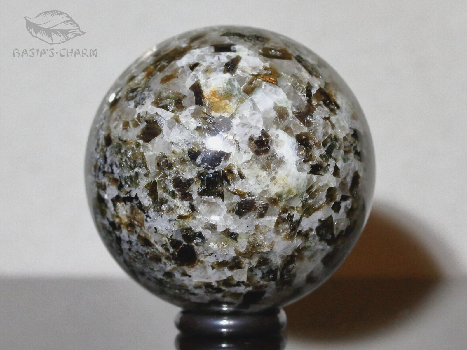 Muscovite in quartz - Image 3