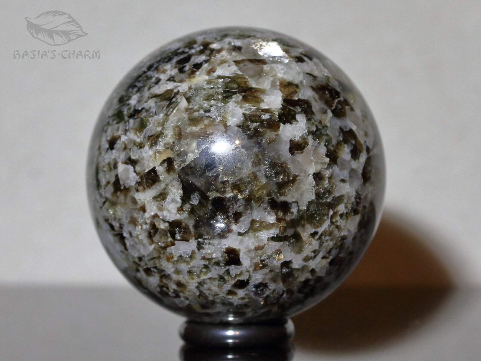 Muscovite in quartz - Image 4