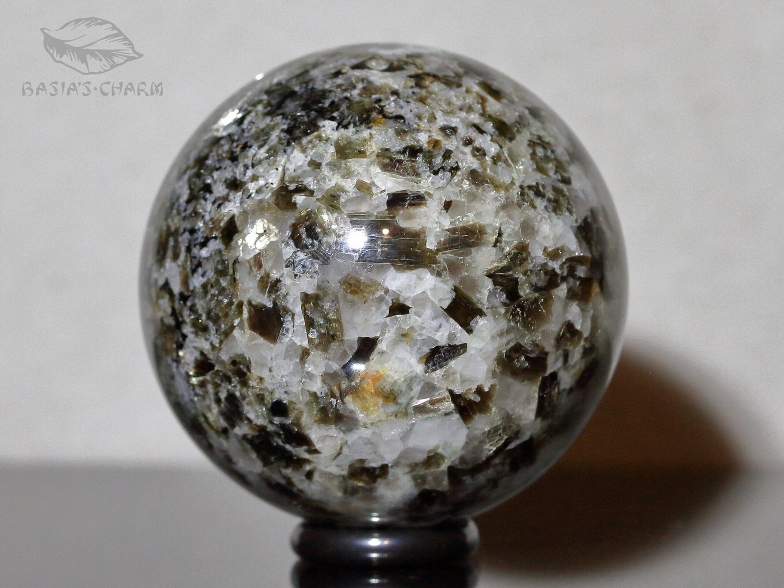 Muscovite in quartz - Image 6