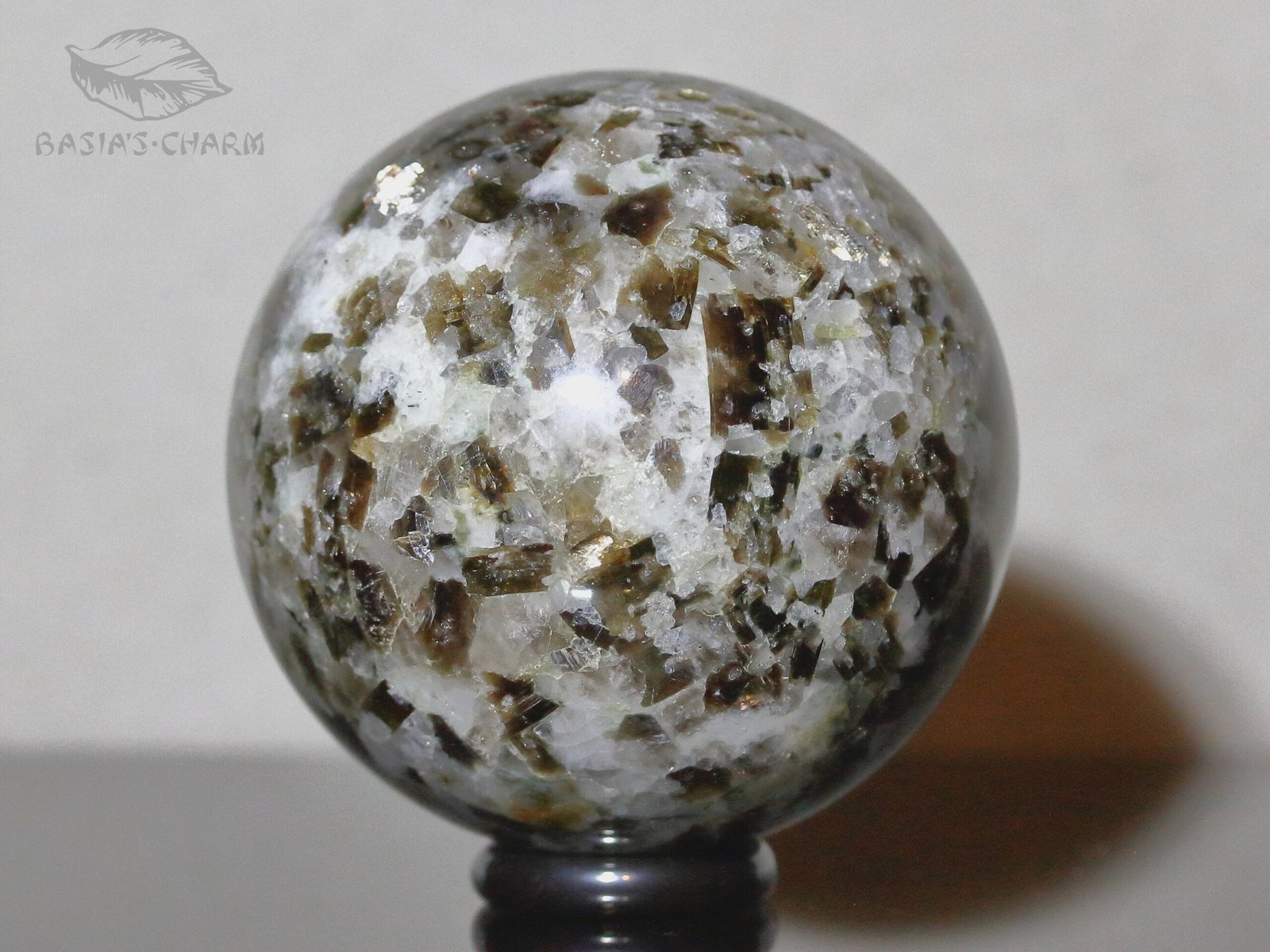 Muscovite in quartz - Image 7