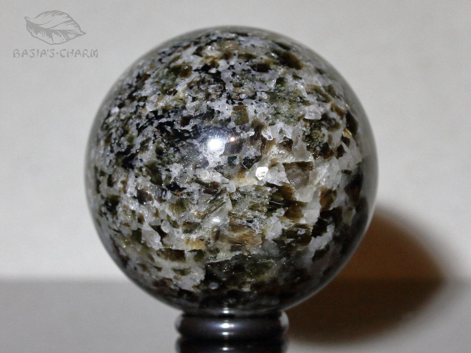 Muscovite in quartz - Image 9