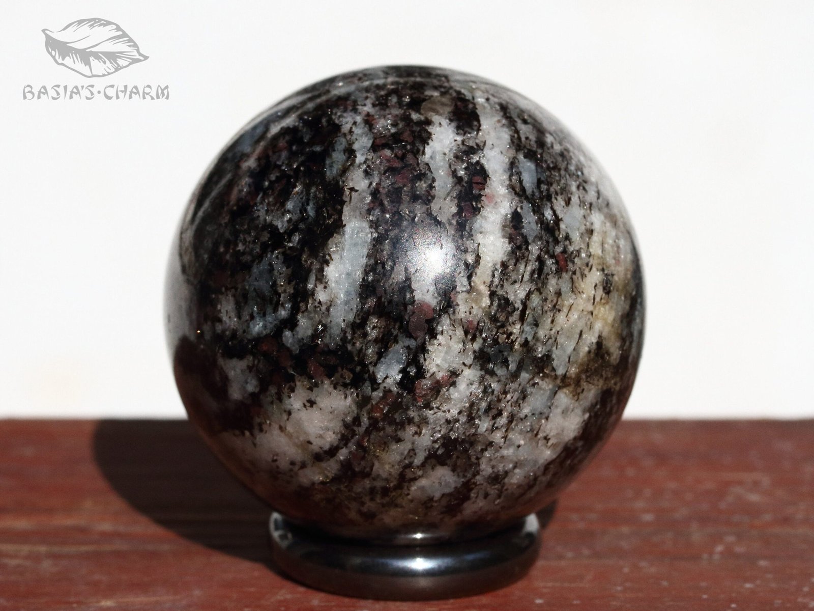 Kyanite and almandine in gneiss