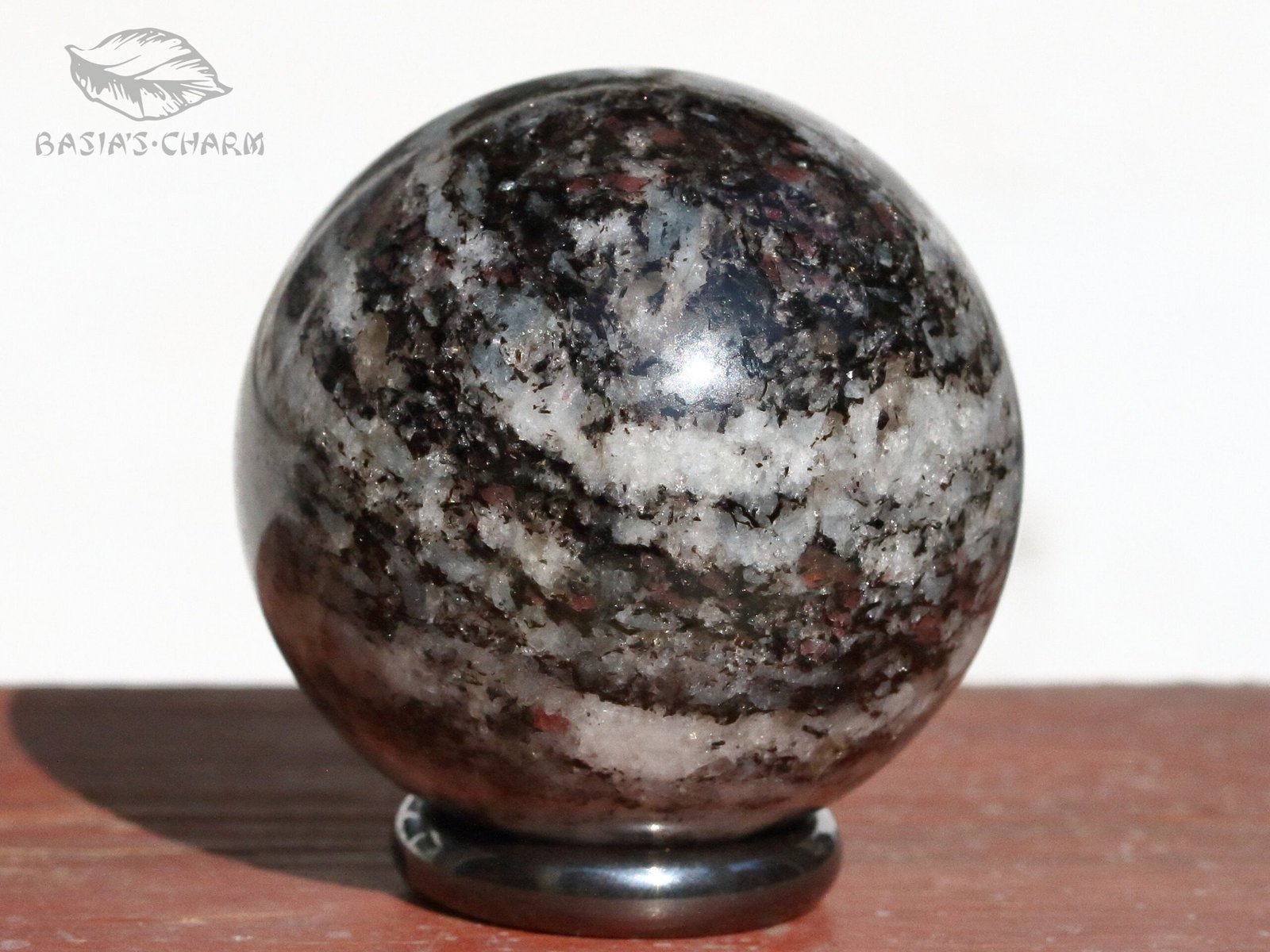 Kyanite and almandine in gneiss - Image 4