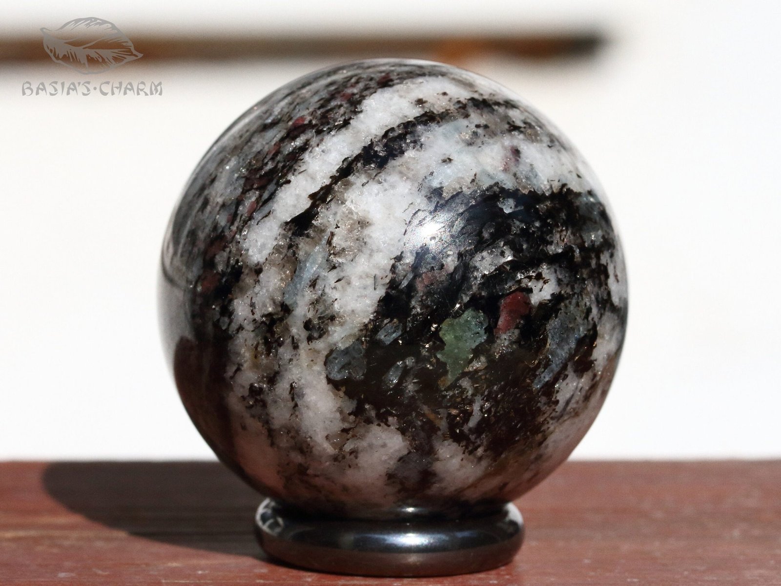 Kyanite and almandine in gneiss - Image 5