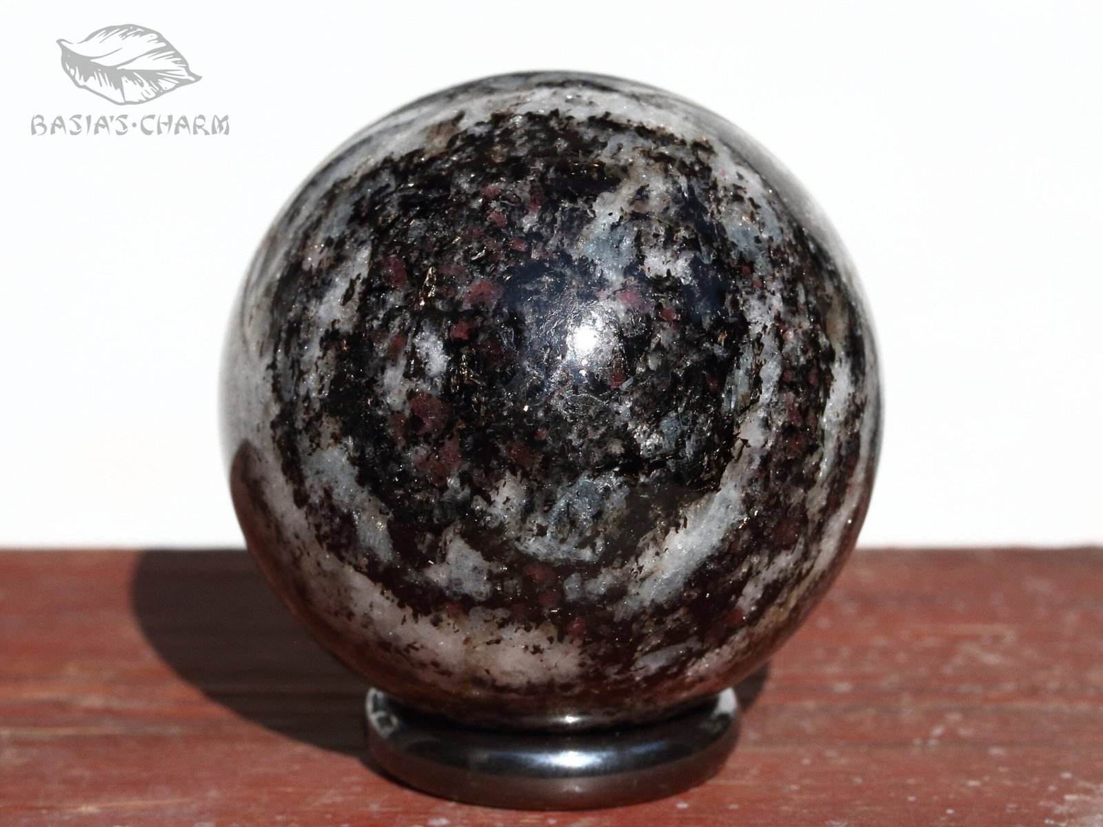 Kyanite and almandine in gneiss - Image 8