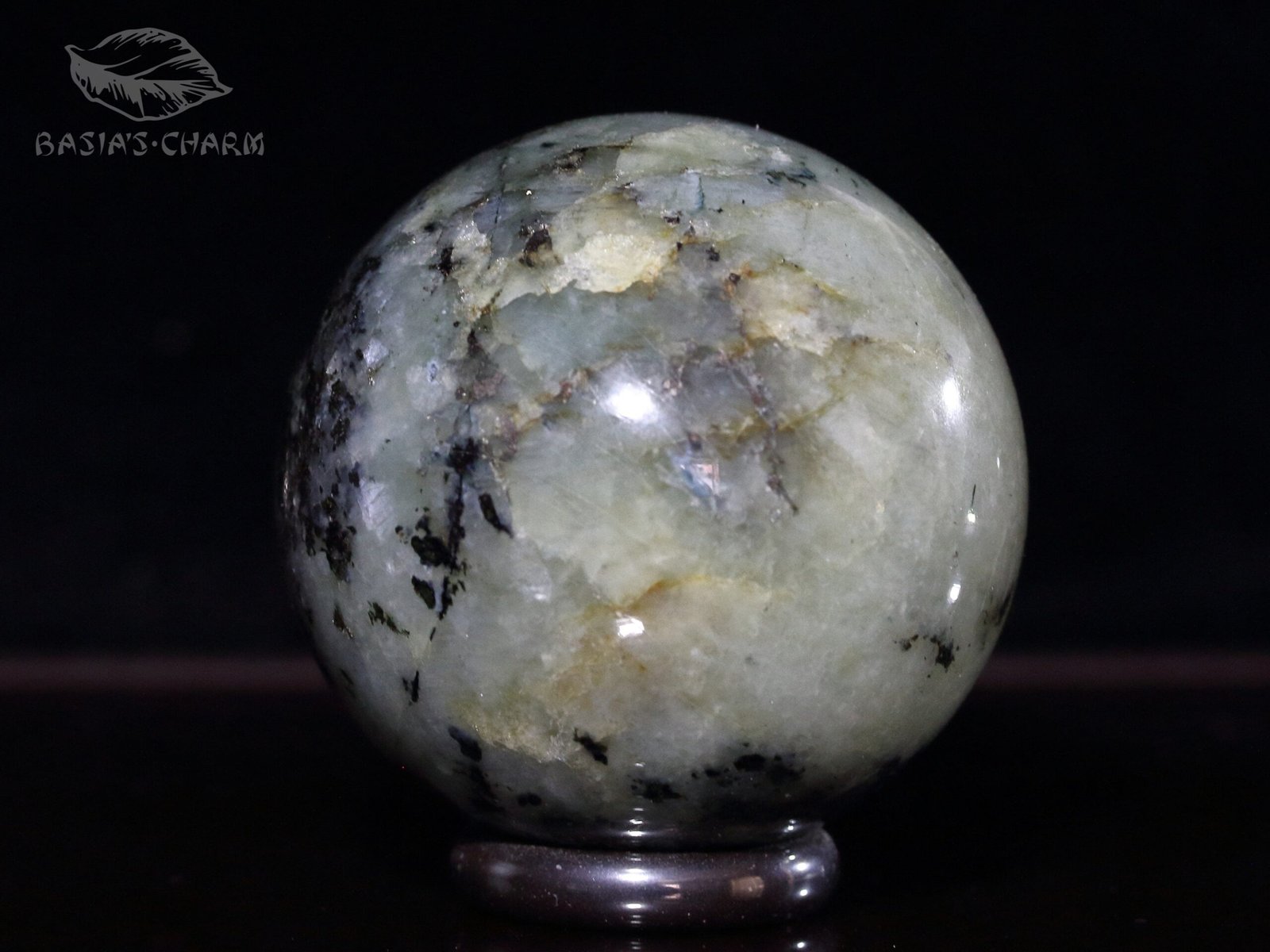 Meionite scapolite with almandine garnet