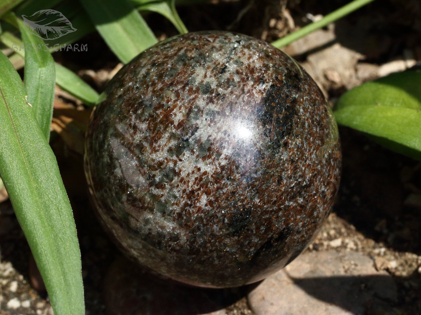 Titanite with nepheline